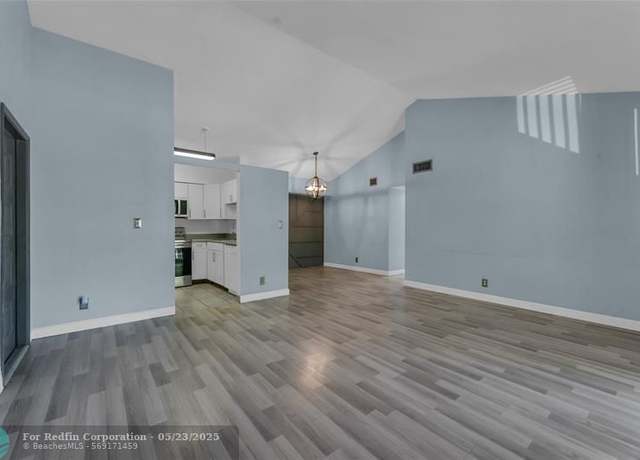 Property at 3083 N Oakland Forest Dr #302, Oakland Park, FL 33309, 2 beds, 1 bath