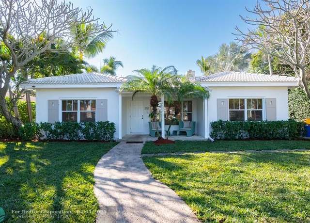 Property at 252 Bloomfield Dr, West Palm Beach, FL 33405, 4 beds, 3 baths