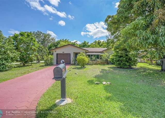 Property at 7105 NW 89th Ave, Tamarac, FL 33321, 2 beds, 2 baths