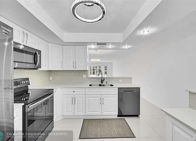 Property at 3005 Portofino Isle Unit L3, Coconut Creek, FL 33066, 2 beds, 2 baths