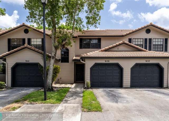 Property at 9139 Vineyard Lake Dr #9139, Plantation, FL 33324, 3 beds, 2.5 baths