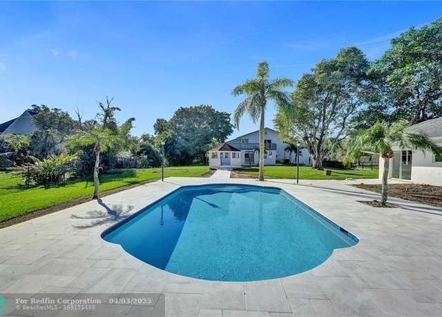 Property at 11811 SW 3rd St, Plantation, FL 33325, 6 beds, 5 baths