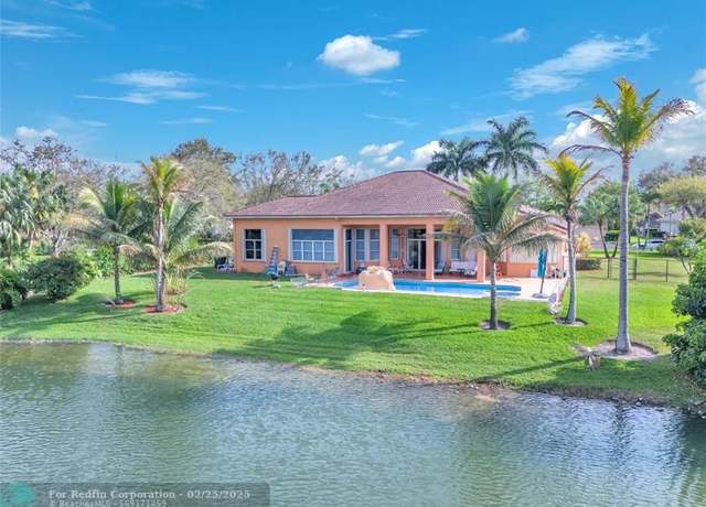 Property at 13785 SW 40th St, Davie, FL 33330, 6 beds, 5 baths