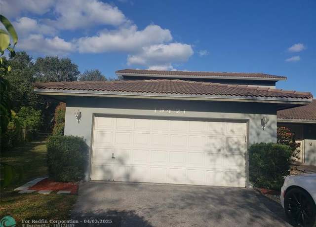 Property at 19421 NW 18th Ct, Miami Gardens, FL 33056, 4 beds, 2.5 baths