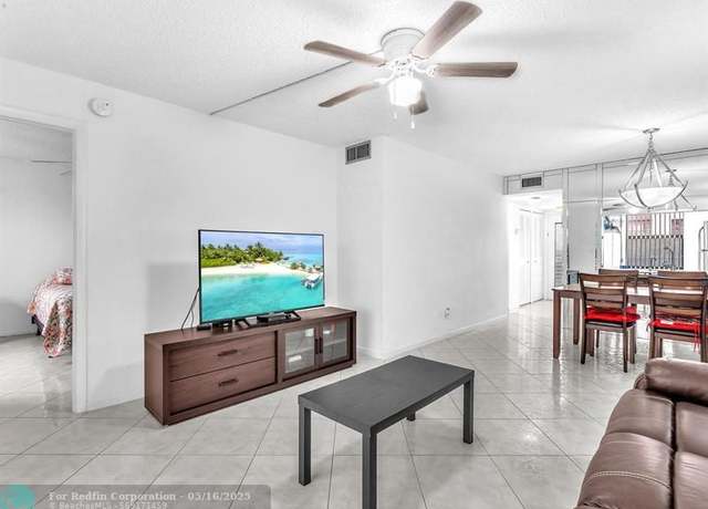 Property at 10405 Sunrise Lakes Blvd #304, Sunrise, FL 33322, 2 beds, 2 baths
