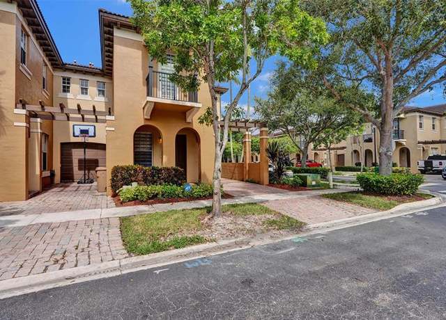 Property at 4431 Arabian Way, Davie, FL 33328, 3 beds, 2.5 baths