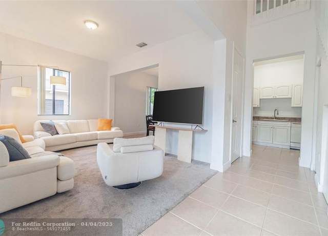 Property at 2514 Venetian Ct, Boynton Beach, FL 33426, 3 beds, 2.5 baths
