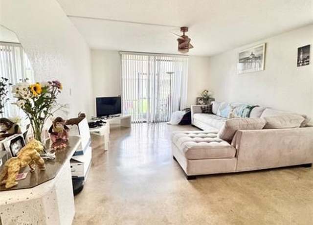 Property at 7175 Orange Dr Unit 118H, Davie, FL 33314, 3 beds, 2 baths