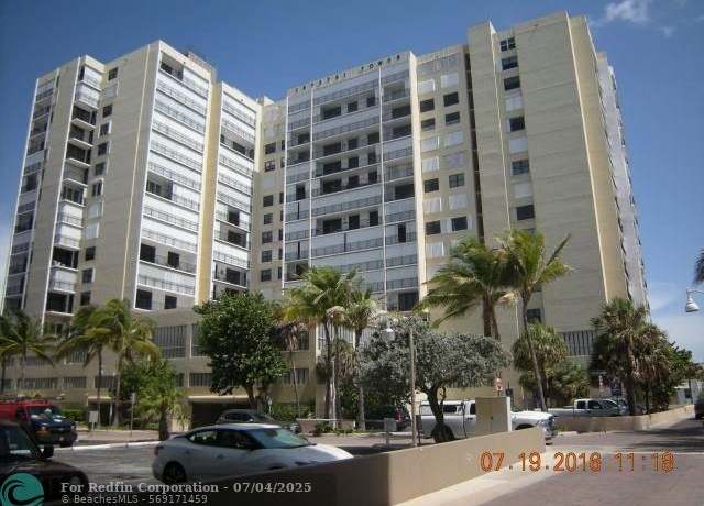 Property at 322 Buchanan St #506, Hollywood, FL 33019, 2 beds, 2 baths
