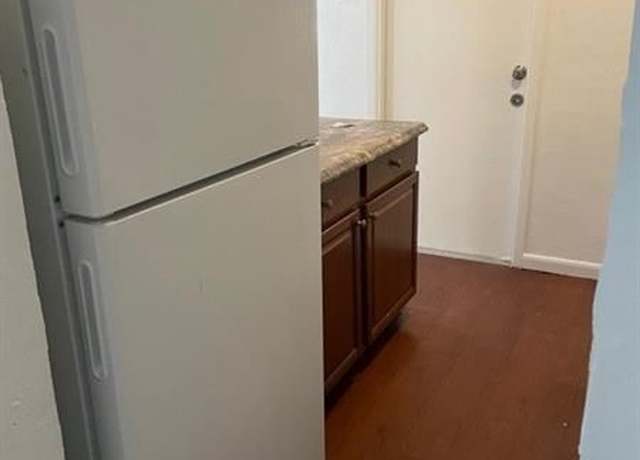 Property at 370 W 15th St, Riviera Beach, FL 33404, 3 beds, 1 bath