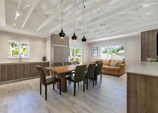 Property at 810 E Cypress Ln #810, Pompano Beach, FL 33069, 3 beds, 3 baths