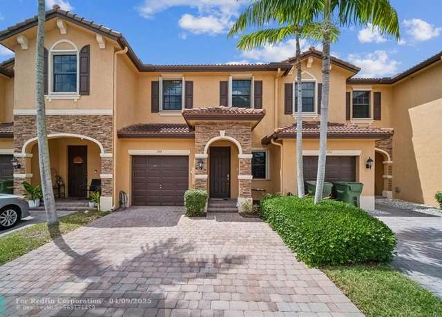 Property at 388 NE 37th Ter #388, Homestead, FL 33033, 3 beds, 2 baths