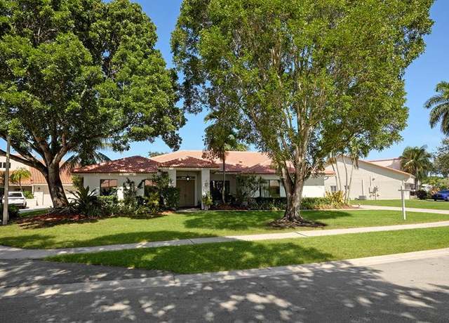 Property at 1541 NW 101st Ave, Plantation, FL 33322, 4 beds, 2.5 baths