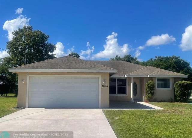 Property at 2095 SE Joyner Cir, Port St. Lucie, FL 34952, 3 beds, 2 baths