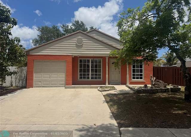 Property at 1101 SW 84th Ter, Pembroke Pines, FL 33025, 3 beds, 2 baths
