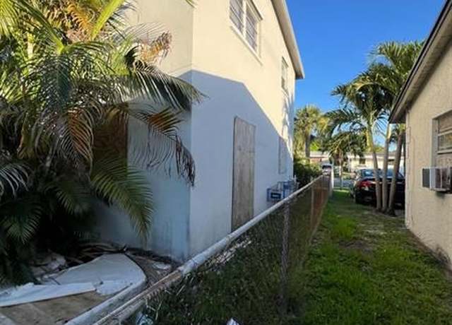 Property at 758 SW 3rd Pl, Dania, FL 33004, 3 beds, 2 baths