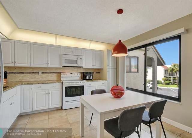 Property at 5603 Fairway Park #204, Boynton Beach, FL 33437, 2 beds, 2 baths