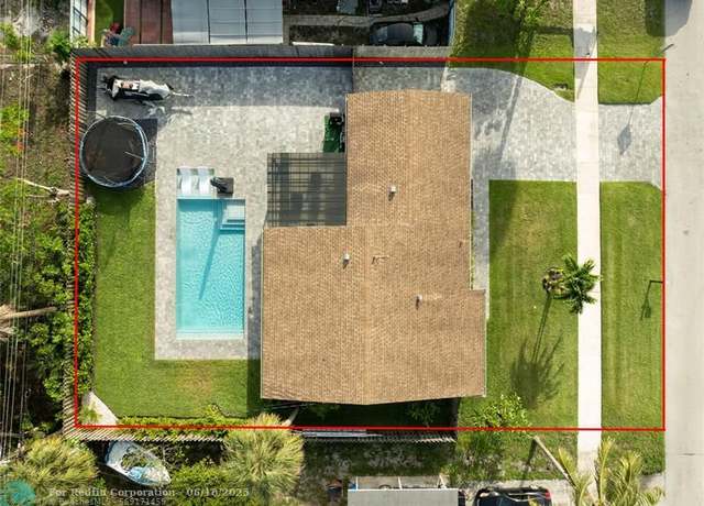 Property at 316 NW 3rd Ct, Deerfield Beach, FL 33441, 3 beds, 2 baths