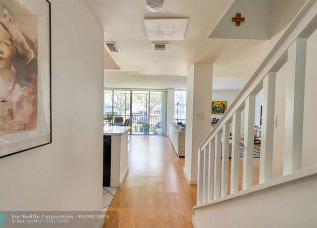 Property at 3401 N Country Club Dr #110, Aventura, FL 33180, 3 beds, 2.5 baths