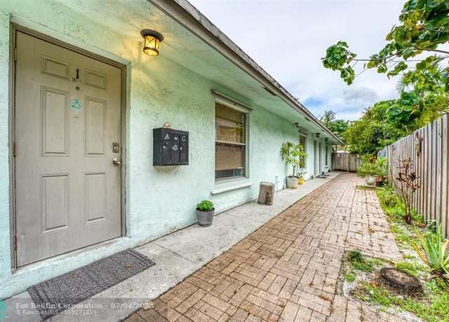 Property at 1208 SW 2nd Ct, Fort Lauderdale, FL 33312, 6 beds, 3 baths