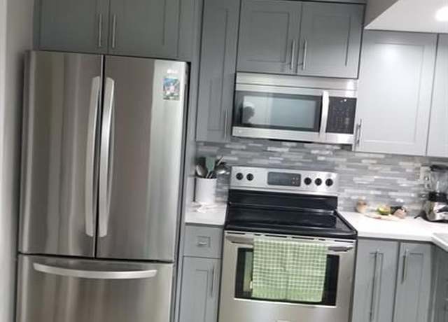Property at 6562 Racquet Club Dr #82, Lauderhill, FL 33319, 2 beds, 2.5 baths