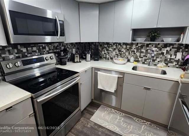 Property at 410 SE 11th Ct #1, Fort Lauderdale, FL 33316, 2 beds, 2 baths