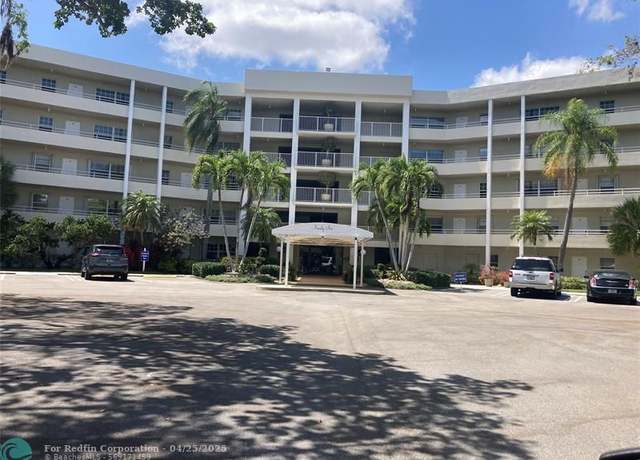 Property at 805 Cypress Blvd #207, Pompano Beach, FL 33069, 3 beds, 2.5 baths