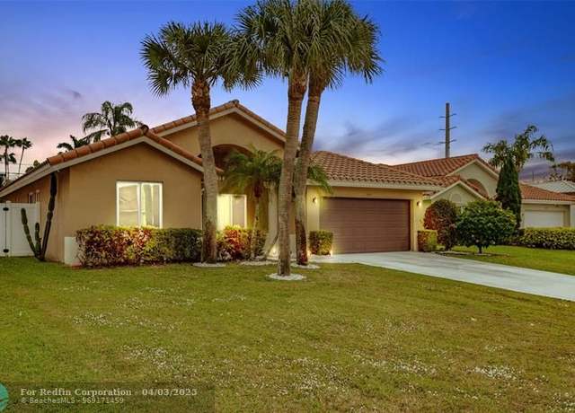 Property at 5095 Rosen Blvd, Boynton Beach, FL 33472, 3 beds, 2 baths