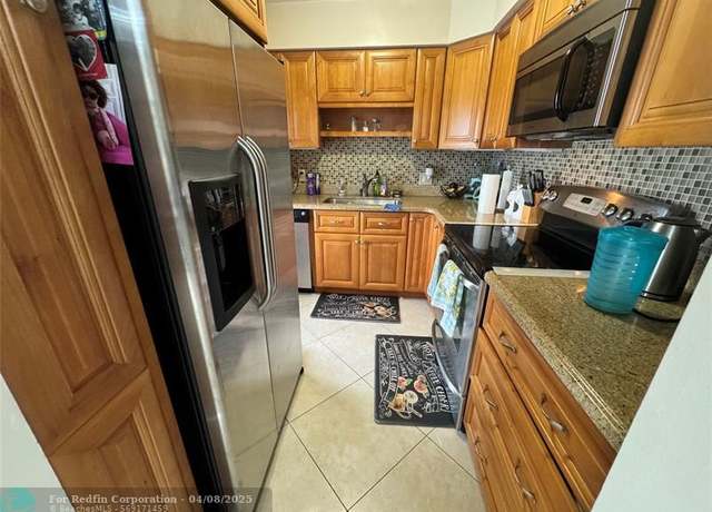 Property at 777 SE 2nd Ave #204, Deerfield Beach, FL 33441, 2 beds, 1 bath