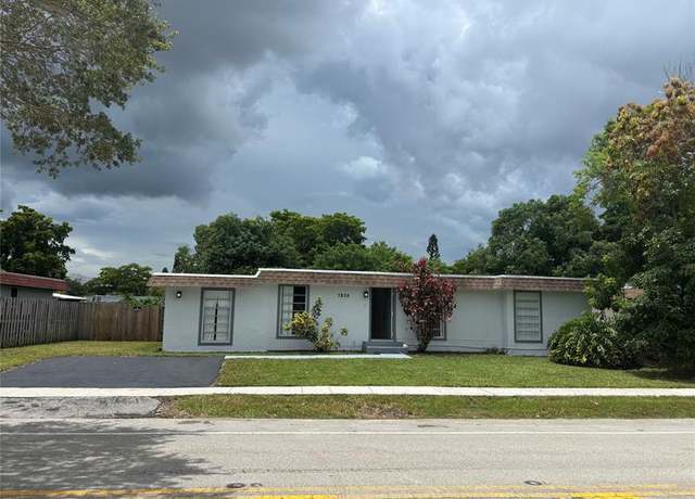 Property at 7805 NW 70th Ave, Tamarac, FL 33321, 4 beds, 2 baths