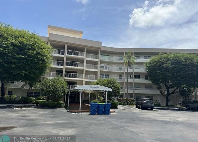 Property at 3900 Oaks Clubhouse Dr #108, Pompano Beach, FL 33069, 2 beds, 2 baths