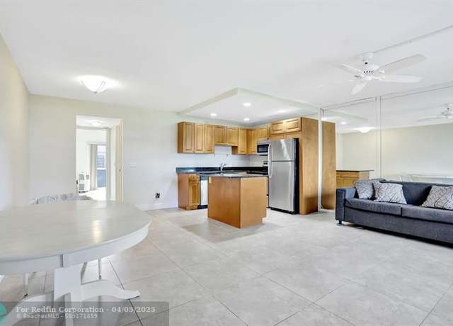 Property at 275 Markham M #275, Deerfield Beach, FL 33442, 1 bed, 1.5 baths