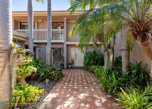 Property at 108 Dunwoody Ln Unit 16-89, Hollywood, FL 33021, 3 beds, 2.5 baths