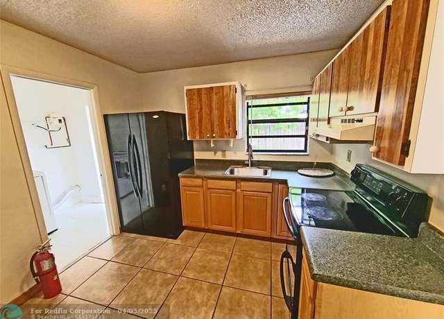 Property at 2001 SW 97th Ave, Miramar, FL 33025, 3 beds, 2 baths