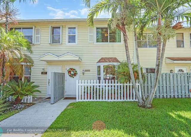 Property at 1869 NE 15th Ave #1869, Fort Lauderdale, FL 33305, 2 beds, 1.5 baths