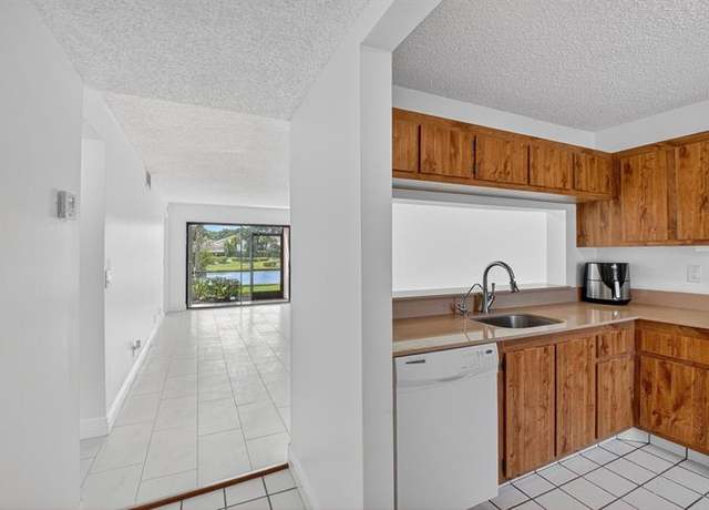 Property at 22053 Palms Way #105, Boca Raton, FL 33433, 2 beds, 2 baths