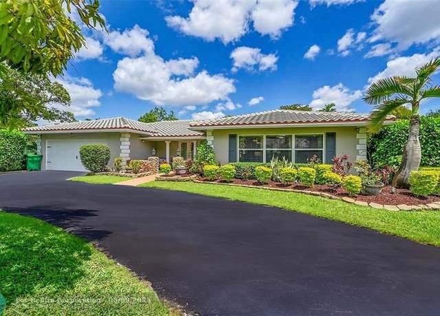 Property at 2351 NW 105th Ter, Coral Springs, FL 33065, 4 beds, 3.5 baths