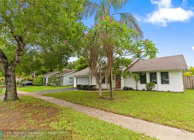 Property at 5005 SW 87th Ave, Cooper City, FL 33328, 3 beds, 2 baths