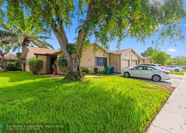 Property at 9571 W Daffodil Ln, Miramar, FL 33025, 2 beds, 2 baths
