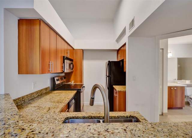 Property at 1050 Crystal Way Unit N, Delray Beach, FL 33444, 1 bed, 1 bath