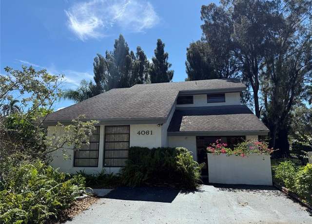 Property at 4061 SW 84th Ter, Davie, FL 33328, 3 beds, 2.5 baths
