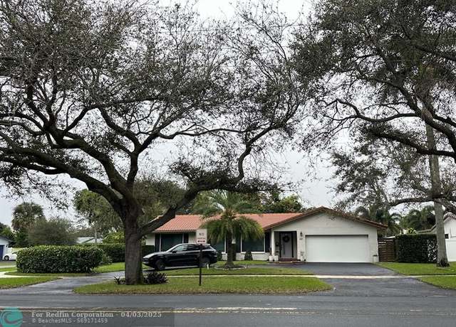 Property at 661 S Fig Tree Ln, Plantation, FL 33317, 4 beds, 2.5 baths