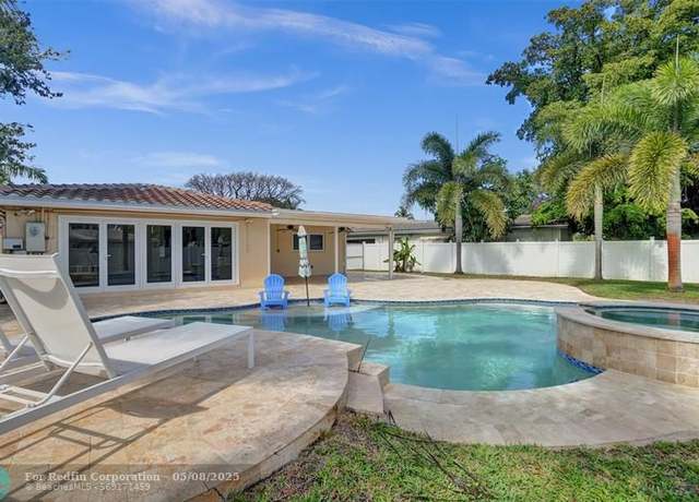 Property at 800 NE 48th St, Oakland Park, FL 33334, 2 beds, 2 baths