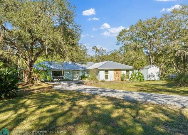 Property at 4750 10th St, Vero Beach, FL 32966, 3 beds, 2.5 baths