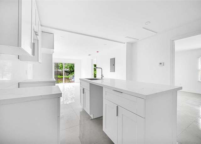 Property at 127 NE 8th St, Pompano Beach, FL 33060, 3 beds, 2 baths