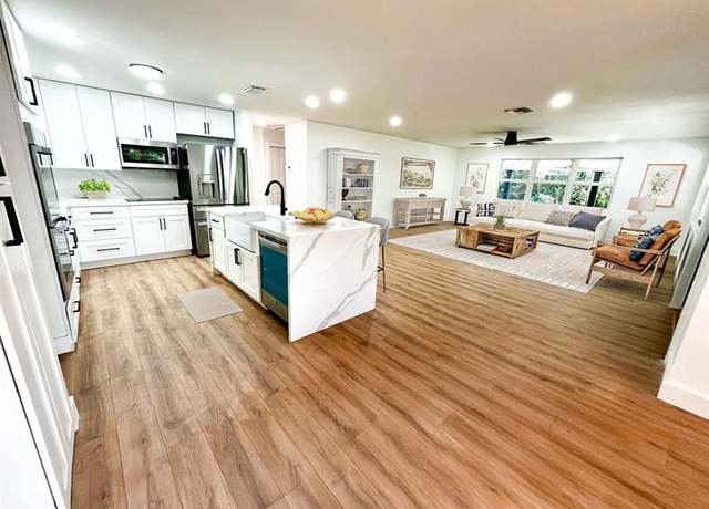 Property at 216 Bayberry Dr, Plantation, FL 33317, 4 beds, 4.5 baths