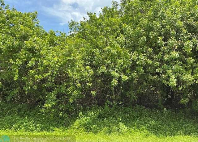 Property at 8745 101st Ct, Vero Beach, FL 32967