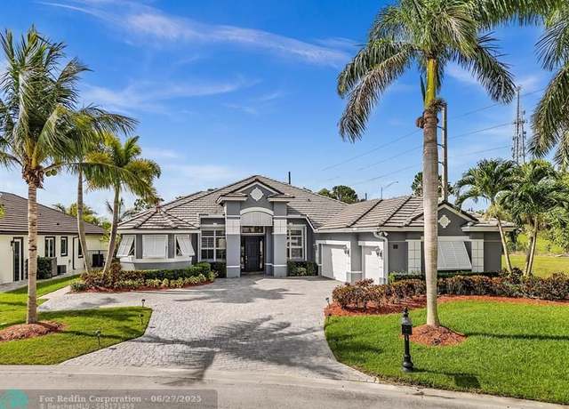 Property at 755 SW River Bend Cir, Stuart, FL 34997, 4 beds, 3 baths