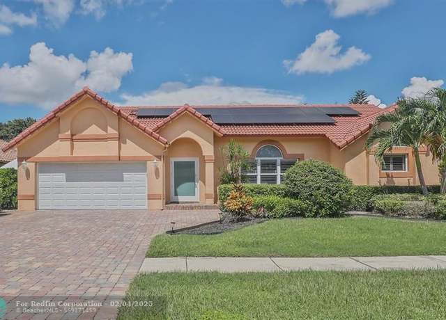 Property at 10123 Canoe Brook Cir, Boca Raton, FL 33498, 4 beds, 2 baths