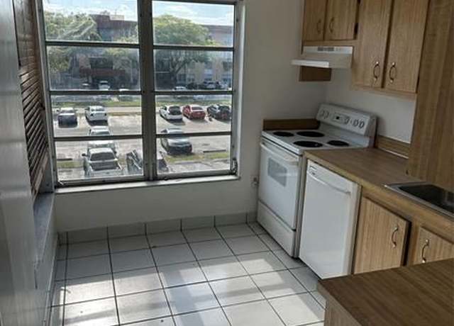 Property at 4174 Inverrary Dr #314, Lauderhill, FL 33319, 2 beds, 2 baths